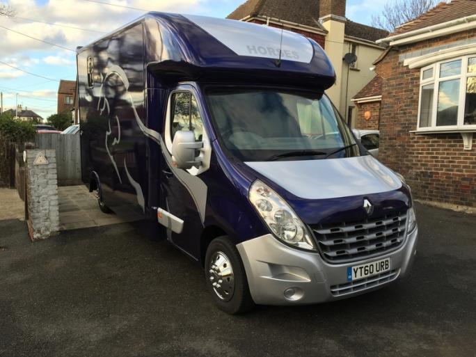 unique horseboxes 3.5 ton duo two horse rear facing